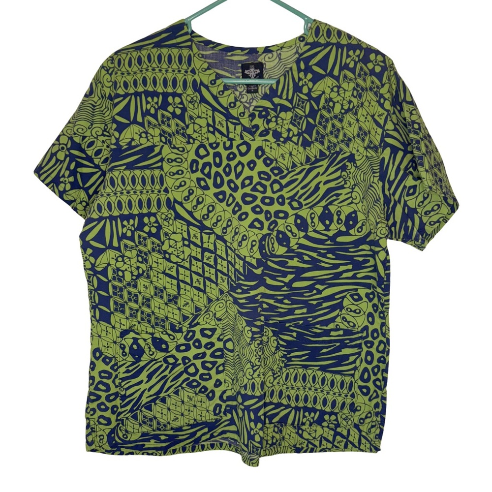3/$20 Med Couture Short Sleeve Abstract Scrub Top in Green and Navy Blue